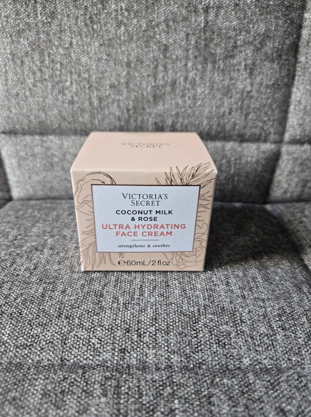 Victoria's Secret | Coconut Milk & Rose Ultra Hydrating Face Moisturizer